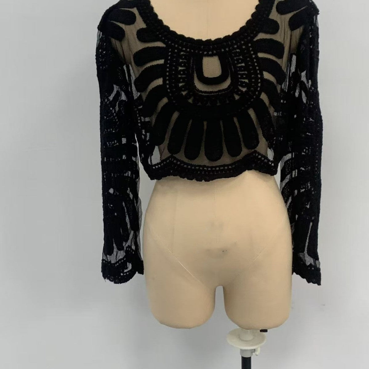 Lightweight women’s beachwear cardigan in black