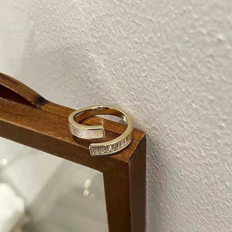 Elegant Fashion-forward Ring Design For Women