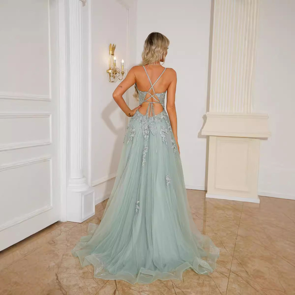 Back design of elegant women formal prom dress